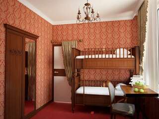 Гостиница KoikaGO Hostel Калининград Семейный номер Лондон-2