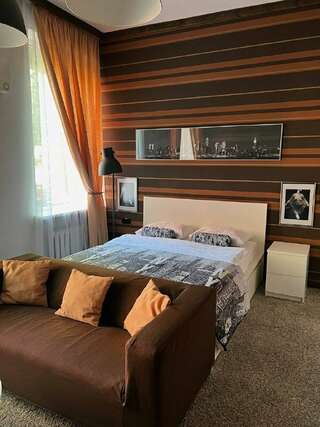 Гостиница KoikaGo Калининград Cемейный номер с собственной ванной комнатой-1