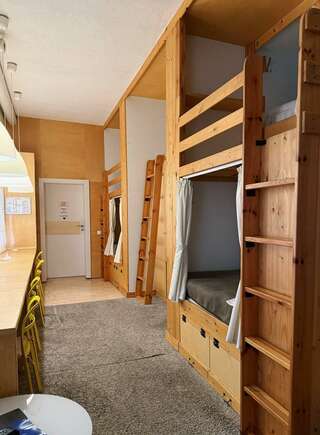 Гостиница KoikaGo Калининград Кровать в 9-местном общем номере-4